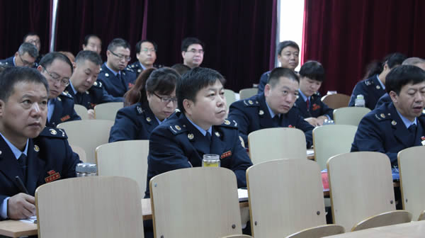 定州国税局领导与培训班学员共同学习